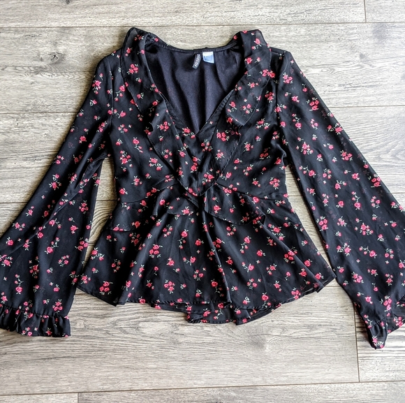 Long Sleeve Floral Chiffon Blouse - Picture 2 of 8